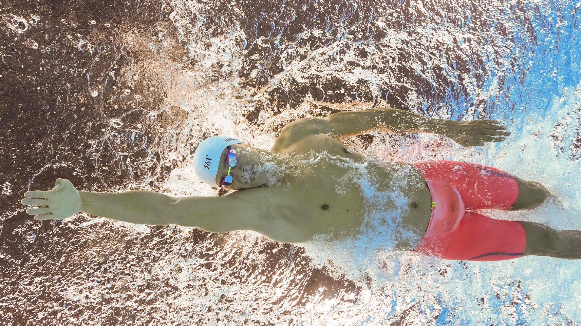 全国范围推广足球运动科普教育，增强青少年的运动意识，青少年足球推广方案