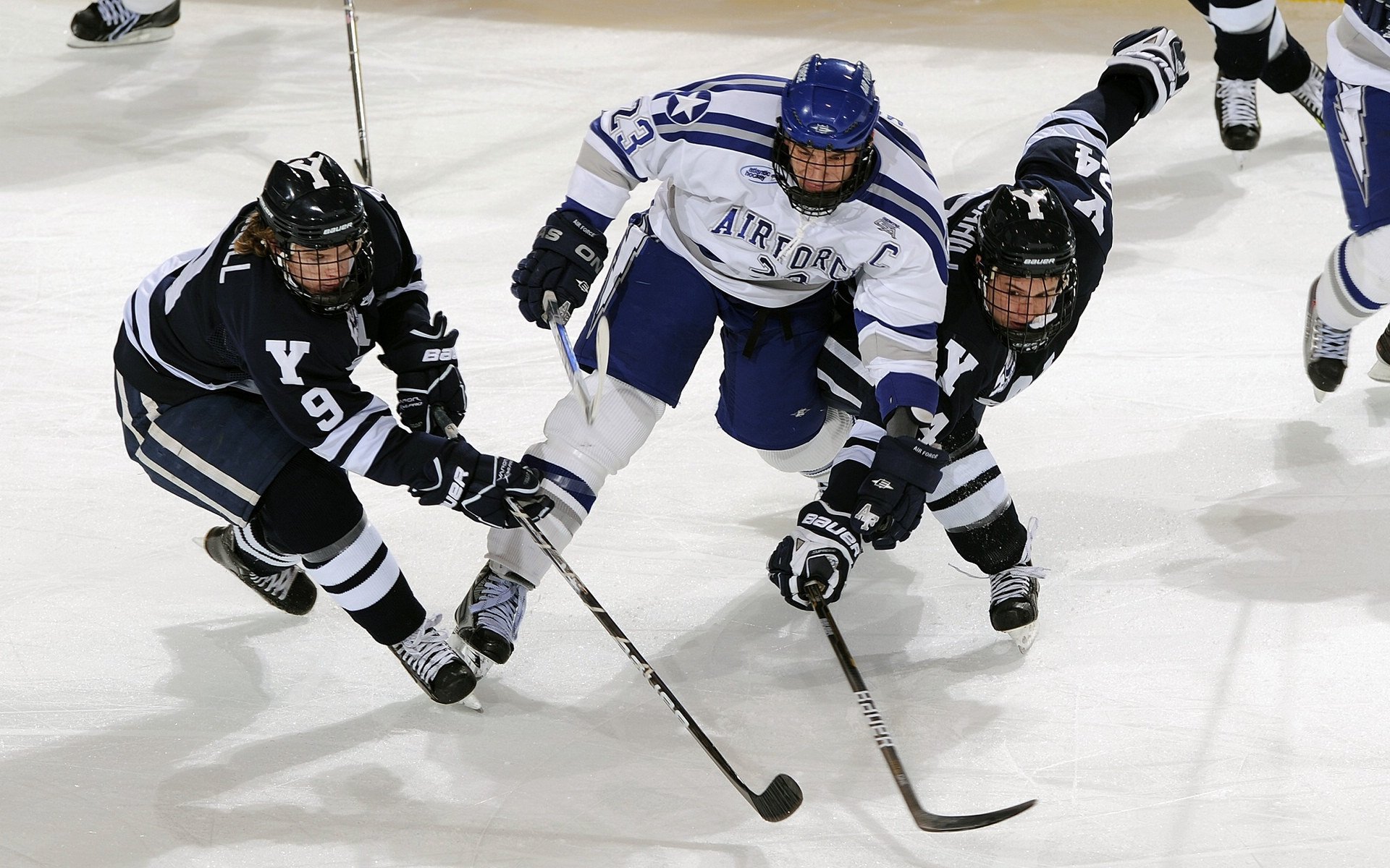 爱游戏-男子转型受限 女子频创佳绩